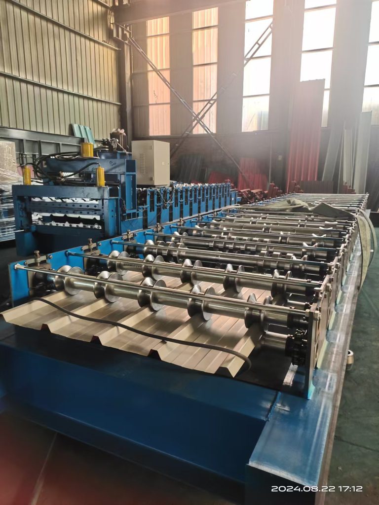 1000-type color steel tile press.