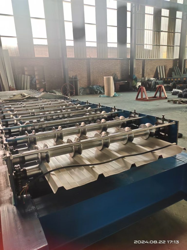 1000-type color steel tile press.